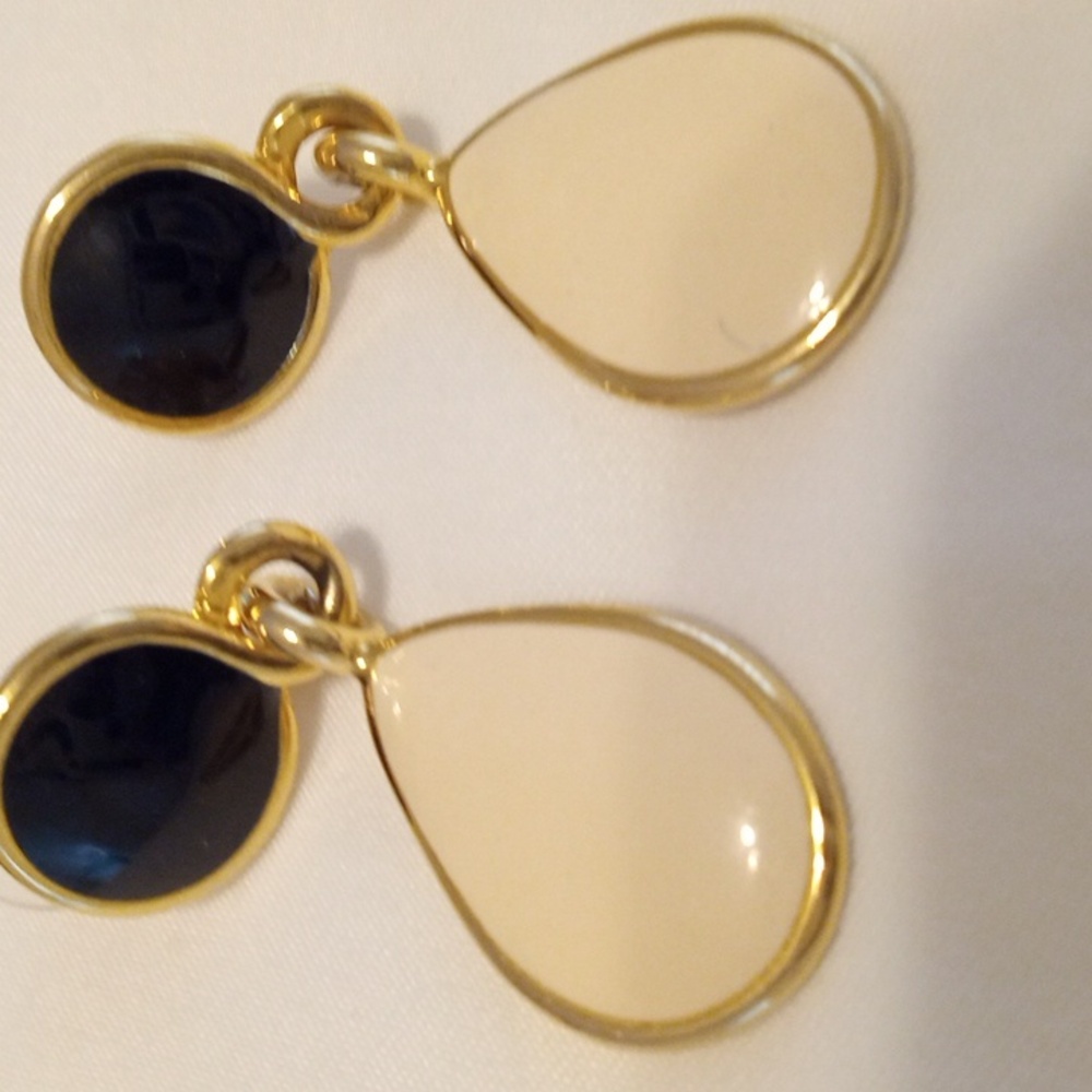 Vintage Black and cream colored earrings